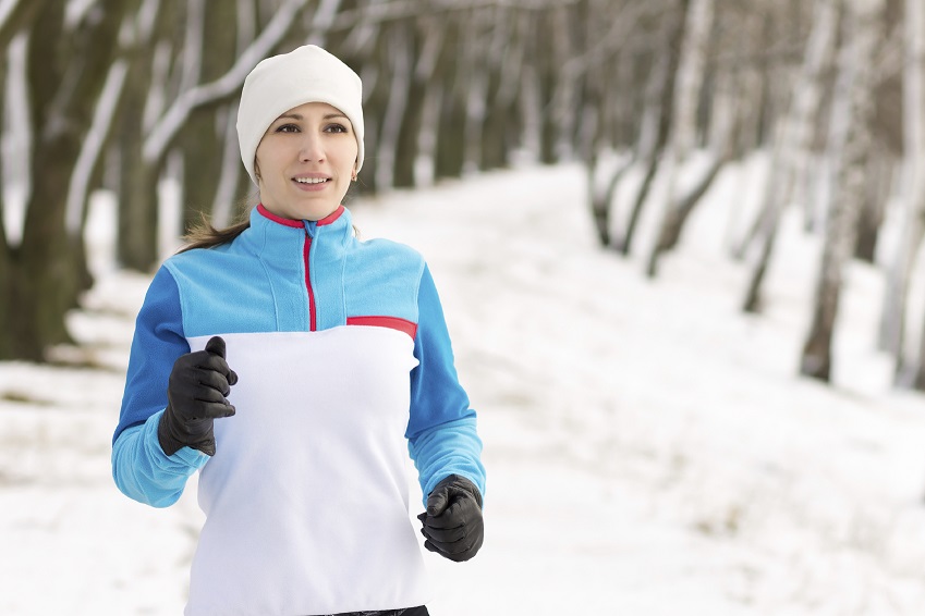 woman jog in winter